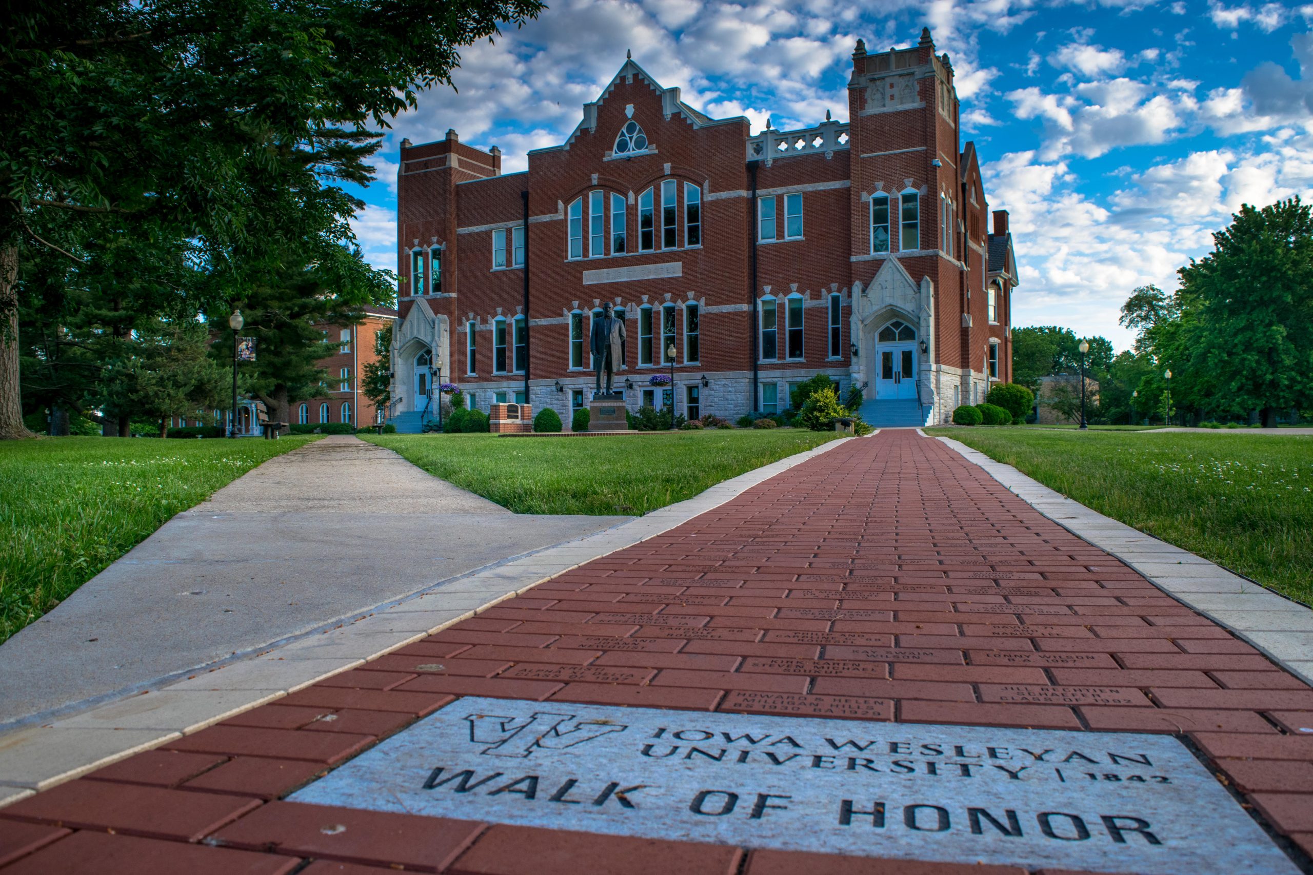 IW-Campus-Image-300x200-1
